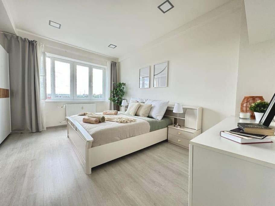 Apartment Spacious Apt Near Castle *